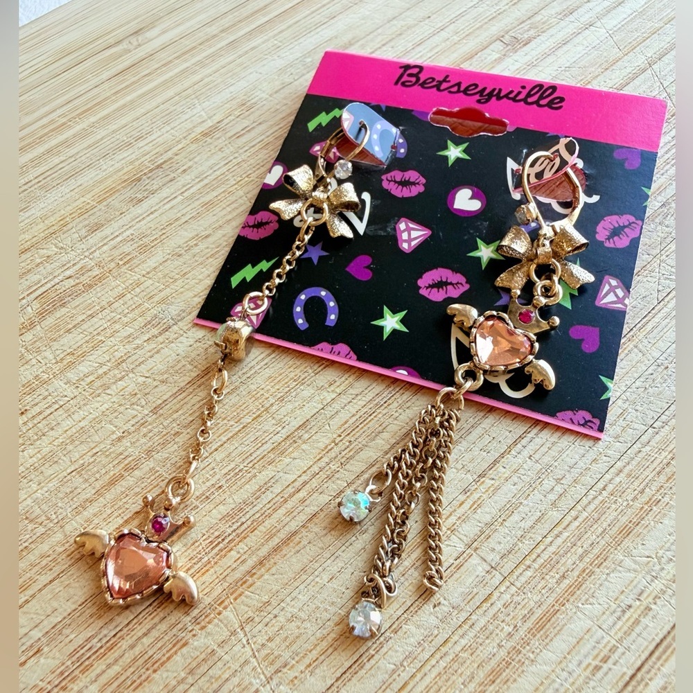 Betsey Johnson Y2K Crystal Heart Dangle Earrings